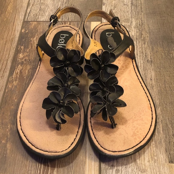 Used.  Sandals w/ adjustable buckle. - Picture 1 of 14